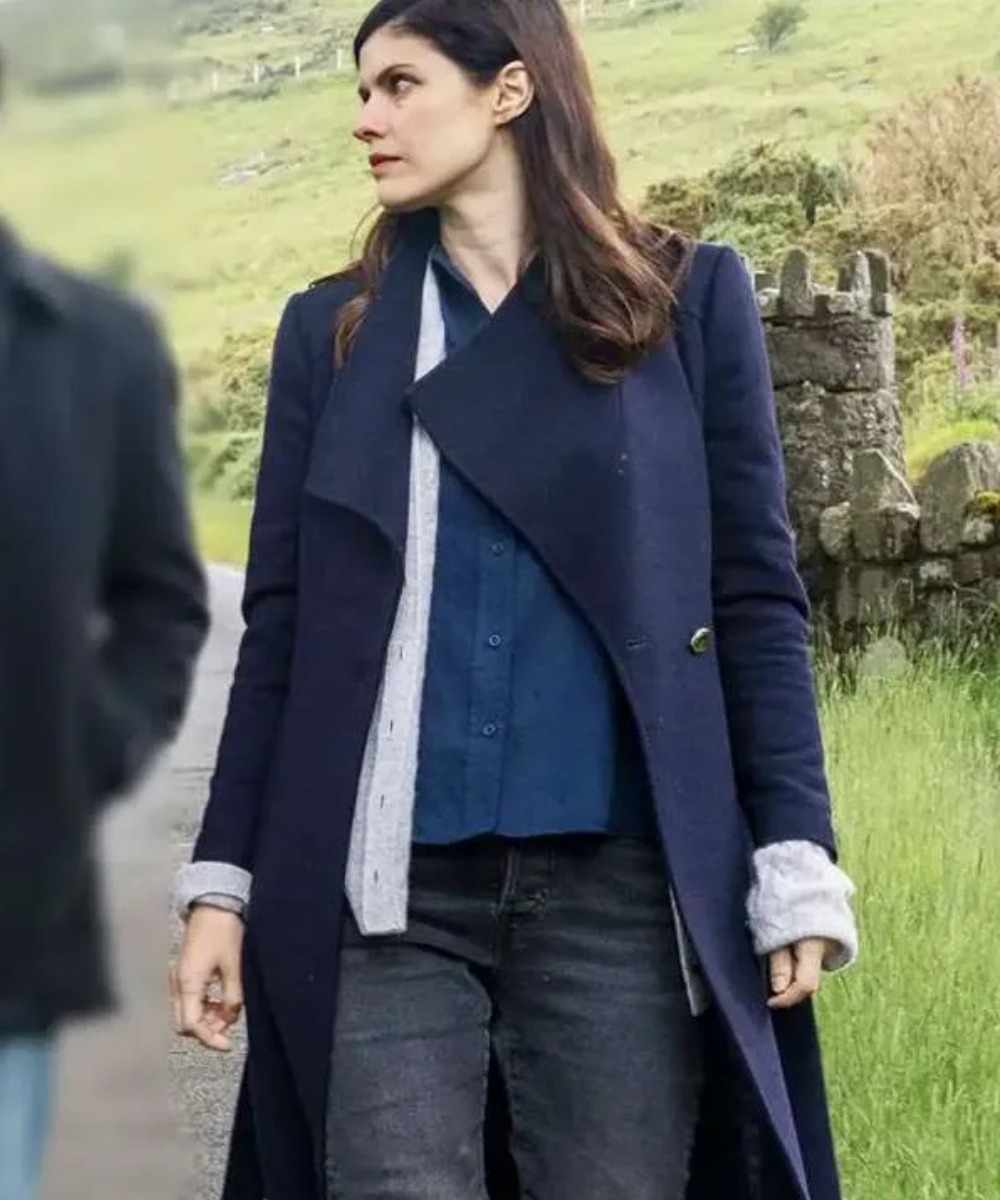 Alexandra Daddario Mayfair Witches S02 Blue Coat