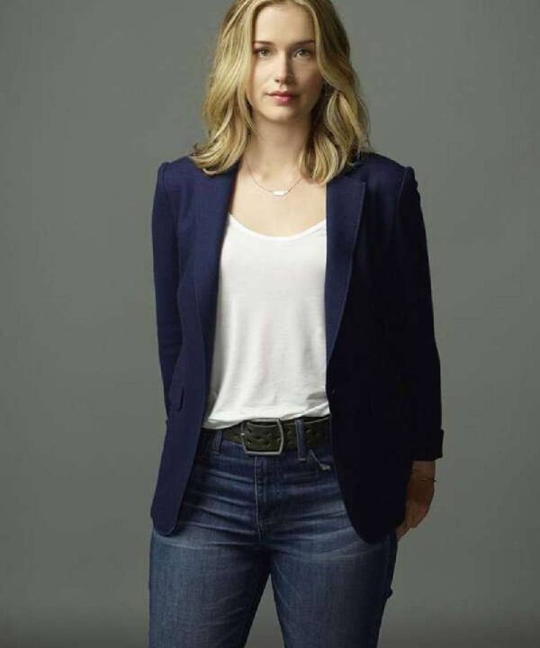 You Elizabeth Lail Blue Blazer Coat